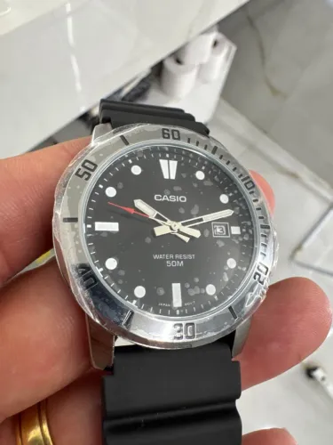 Casio MTP-VD01, fundo preto, novo