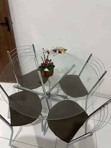 Vendo mesa Inox de vidro com 4 cadeiras