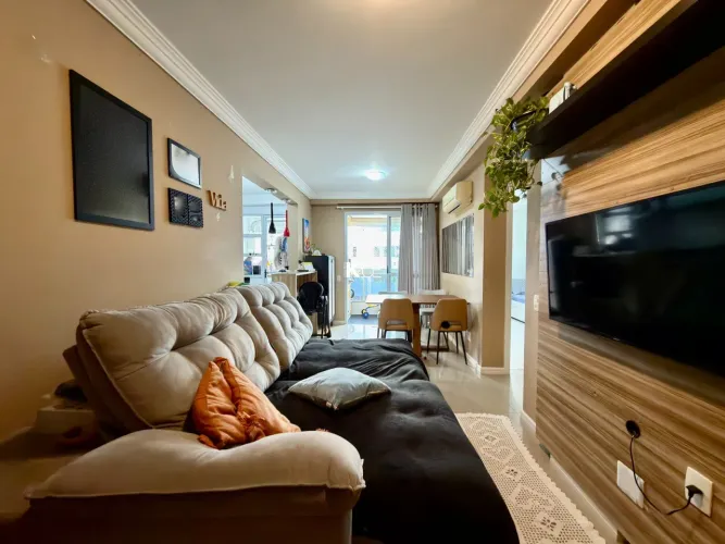 Apartamento à venda com 2 quartos no bairro Coqueiros em Florianópolis