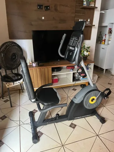 M- BICICLETA HORIZONTAL, BICICLETA ERGOMÉTRICA PARA RESIDÊNCIA E ACADEMIA.