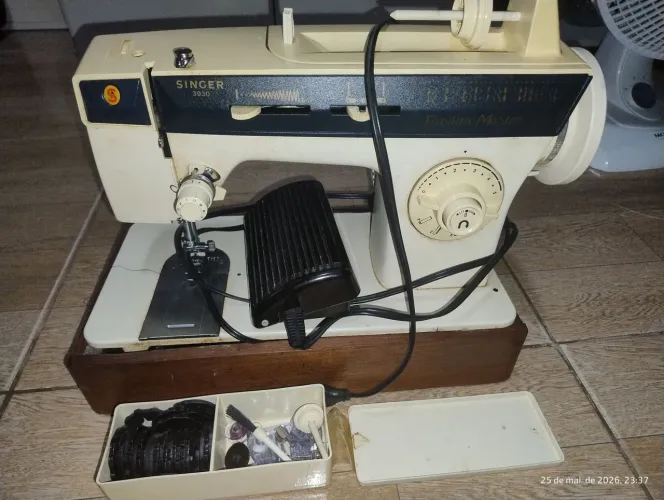 Máquina de costura Singer 3930