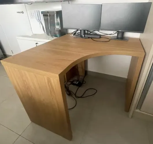 Mesa de Escritório Tok Stok linha BOSS 1M x 1M - Ótimo estado