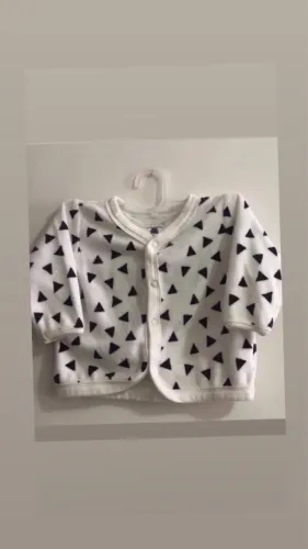 Casaquinho de bebê 01/ 02 meses