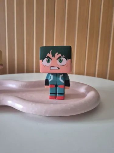 boneco colecionável (Kubo) do Izuku Midoriya (Deku) do anime My Hero Academia