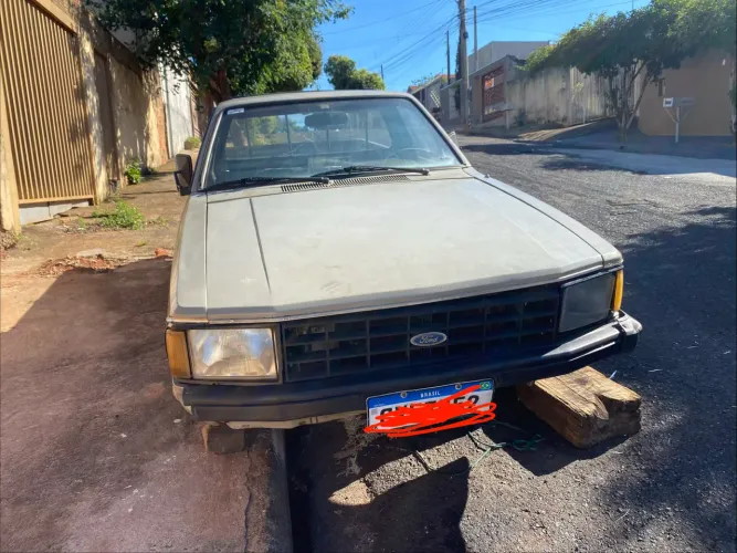 Ford Pampa GL 1.6/ 1.8 (álcool) 1986
