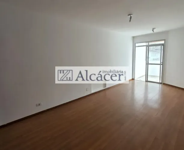 Imóvel para aluguel possui 100 metros quadrados com 3 quartos em Bigorrilho - Curitiba - P