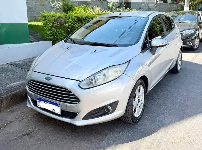 Ford Fiesta 1.6 16V Flex Aut. 5P 2015