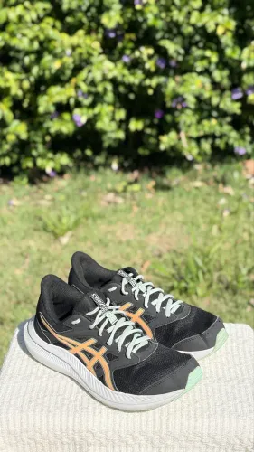 Tênis asics n38