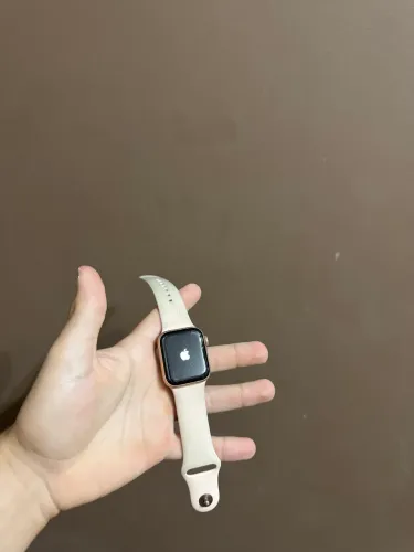 Apple watch series 4 (40mm)
