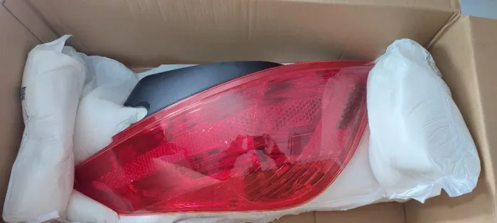 Lanterna traseira esquerda Peugeot 308
