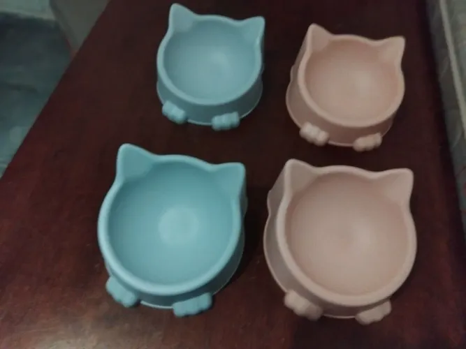 Comedouro novo  para Gatos  4 unidades 