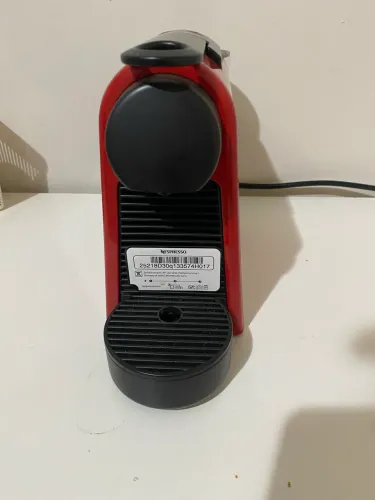 Cafeteira Nespresso Essenza 220v