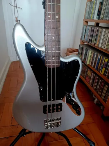 Baixo Squier Jaguar Vintage Modified HB 