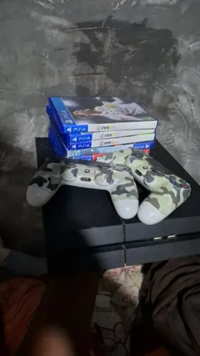 VENDO PS4 + 2 CONTROLES + JOGOS