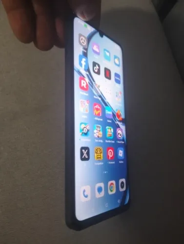 Celular intacto 