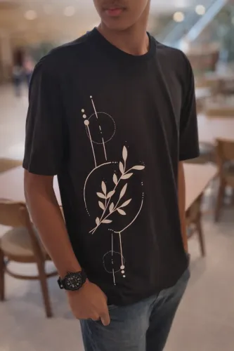 Camiseta Masculina com Estampa Folhagem