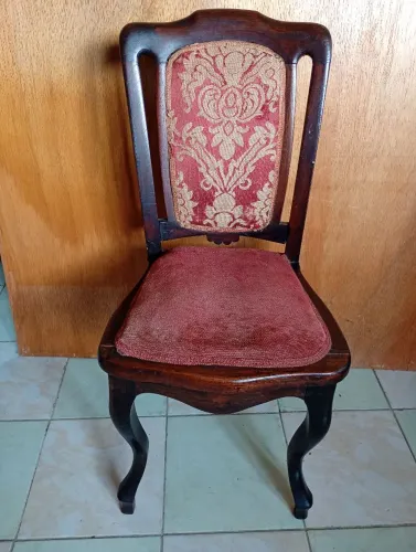 Cadeira antiga