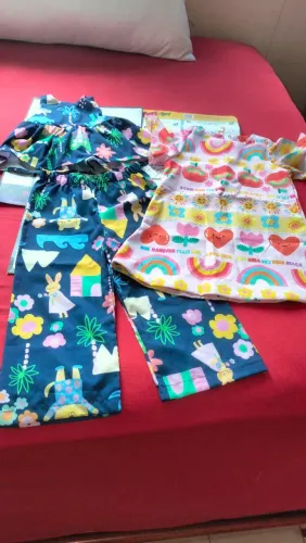 Roupas infantil menina vestido e conjuntinho veste até 1 aninho novas.