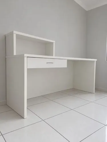 BALCÃO COM GAVETEIRO