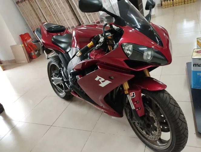 Vendo R1 YZF 2008
