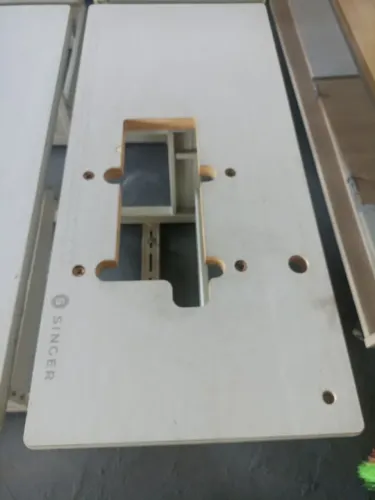 Mesa para máquina de costura reta