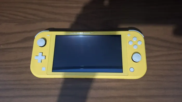 Nintendo Switch Lite Amarelo + Micro SD 256gb