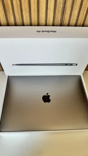 MacBook Air M1 256GB / 8GB RAM - Impecável, Único Dono, Bateria 91%