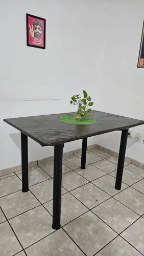 Mesa de jantar em mármore