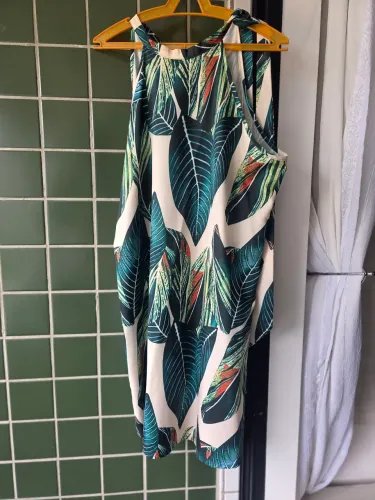 Vestido de folhas verão