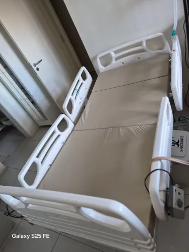 Vende-se cama hospitalar.
