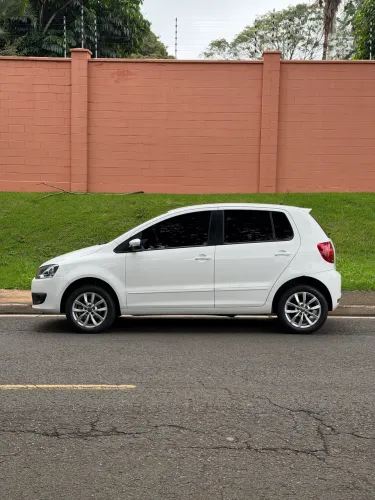 Volkswagen Fox 1.0 MI Total Flex 8V 5P 2014