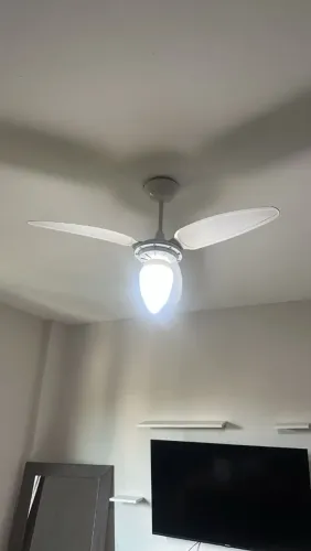 Ventilador de teto branco