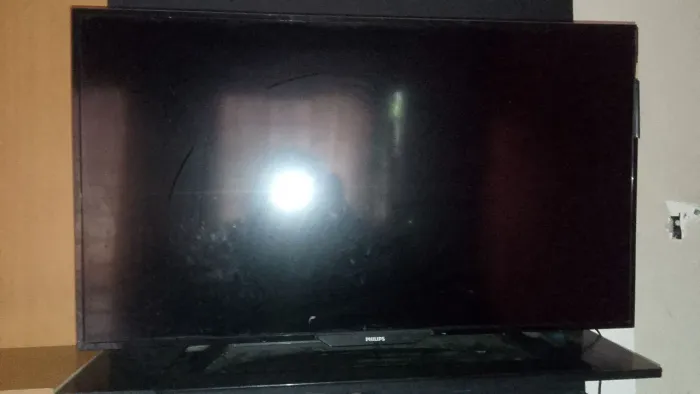 Vendo TV 45 polegadas com a tela estragada  e smart 32 imagem não funciona só liga normal