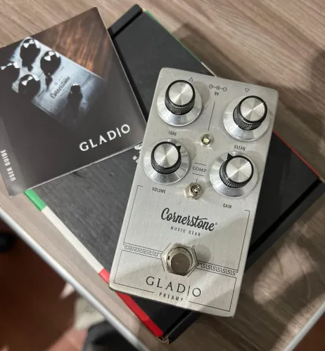Pedal Cornesrone Gladio Sc