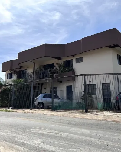 Sobrado com 360 m² em Água Branca - Goiânia - GO