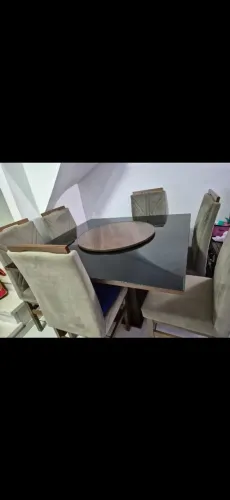 Mesa de Jantar 6 Lugares - Tampo de Vidro Preto e Cadeiras Estofadas