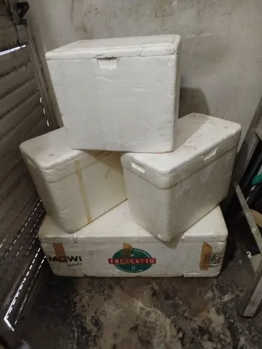 Vendo 4 isopor de colocar gelo