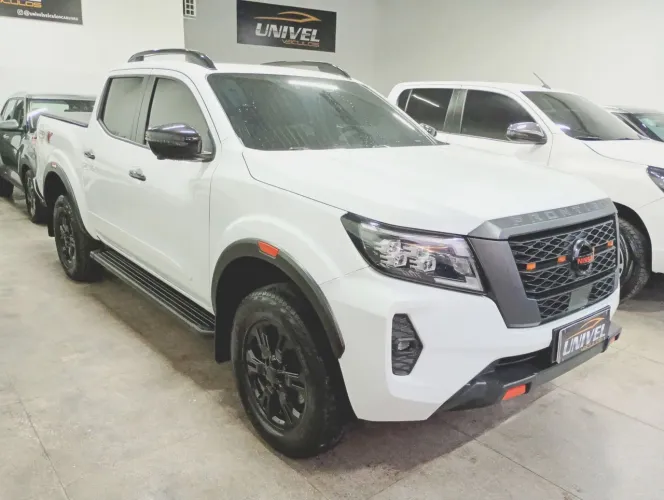 Nissan Frontier Pro4x CD 4X4 2.3 Bi-TB Die. AUT 2023