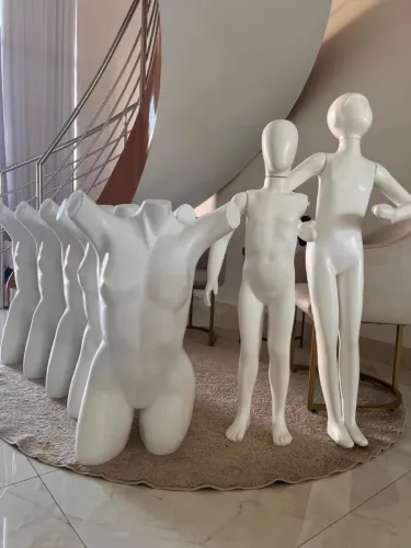 Manequins