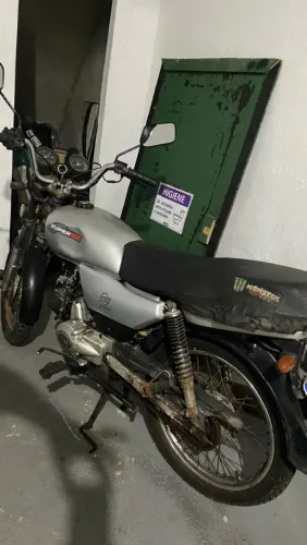 Moto com motor feito
