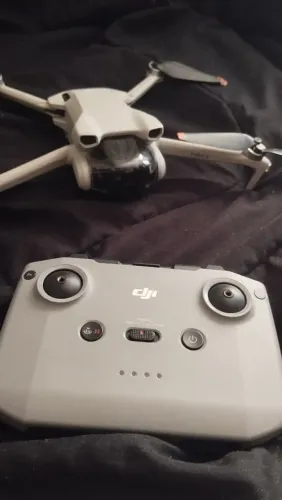 Drone DJI Mini 3 (KIT FLYMORE)