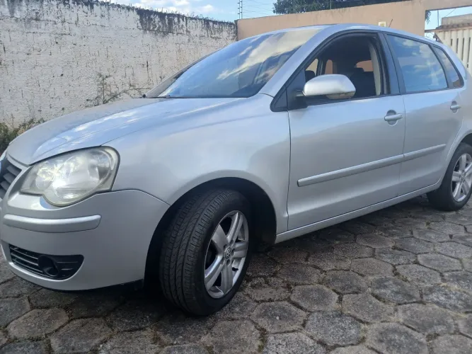 Volkswagen Polo 1.6 E-flex 8V 5P 2011