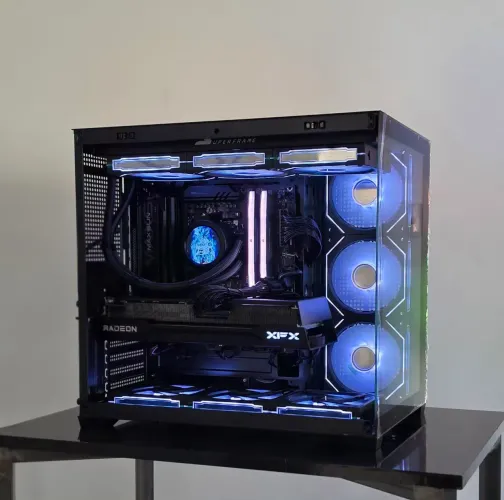 Pc gamer Ryzen 7 9800x3d + Rx 9070 xt + ddr5 32gb | Troco e parcelo