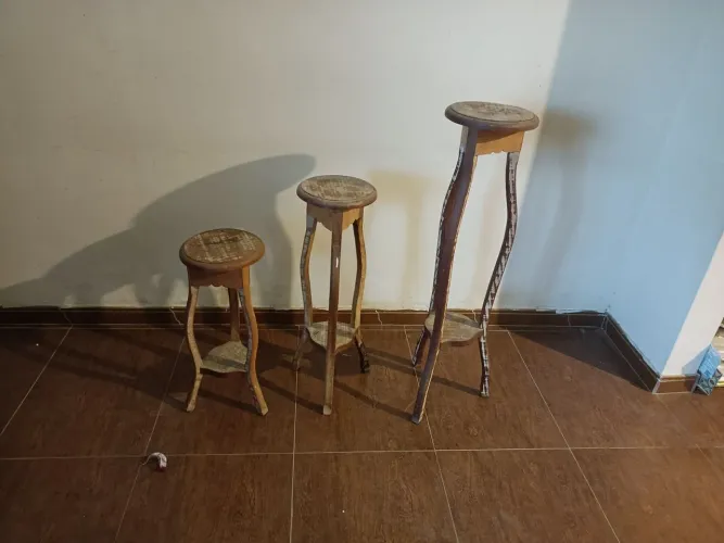 Trio mesa de canto madeira maciça.
