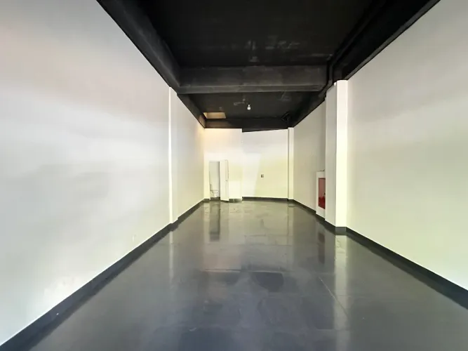 Loja com 83m2 na Raja