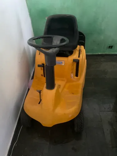 Trator aparador de grama Tramontina