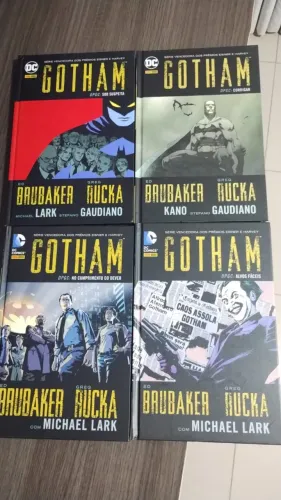 Gotham DPGC capa dura volumes 1, 2, 3 e 4 completo