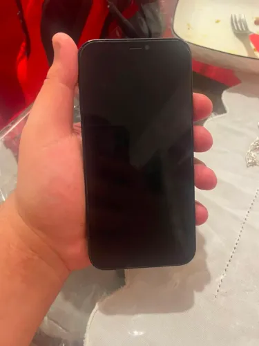 iPhone 12 - estado de novo