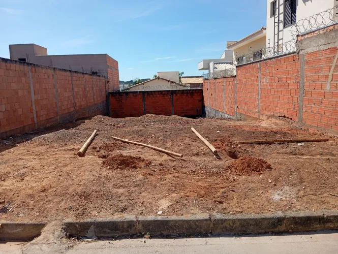 Vendo ou troco por carro Lote Bairro Vila Nova
