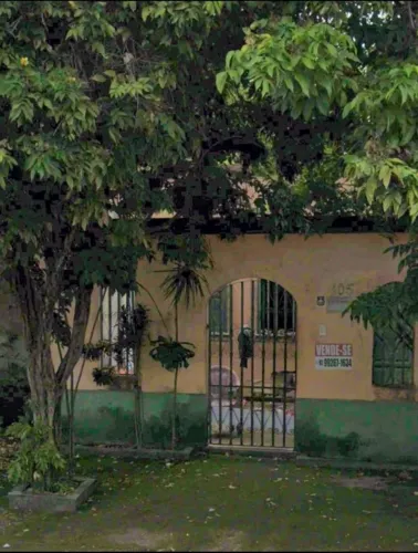 Vendo casa, ótima localização 